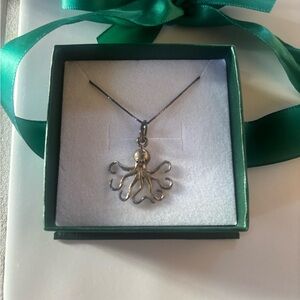 NWT Silver Octopus 🐙 necklace